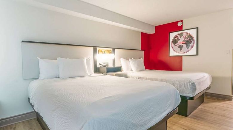 <b>Ramada by Wyndham Kingston Room</b>. Images powered by <a href="https://iceportal.shijigroup.com/" title="IcePortal" target="_blank">IcePortal</a>.