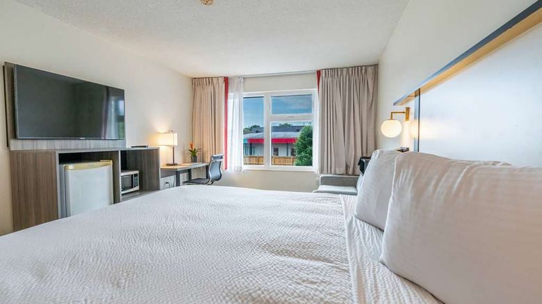 <b>Ramada by Wyndham Kingston Room</b>. Images powered by <a href="https://iceportal.shijigroup.com/" title="IcePortal" target="_blank">IcePortal</a>.