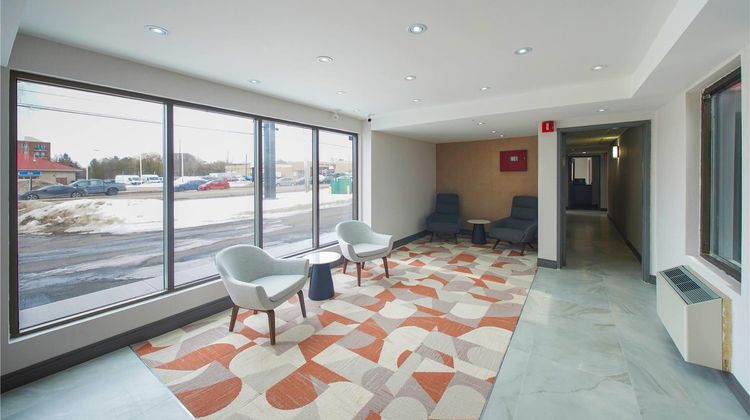 Ramada by Wyndham Kingston Lobby