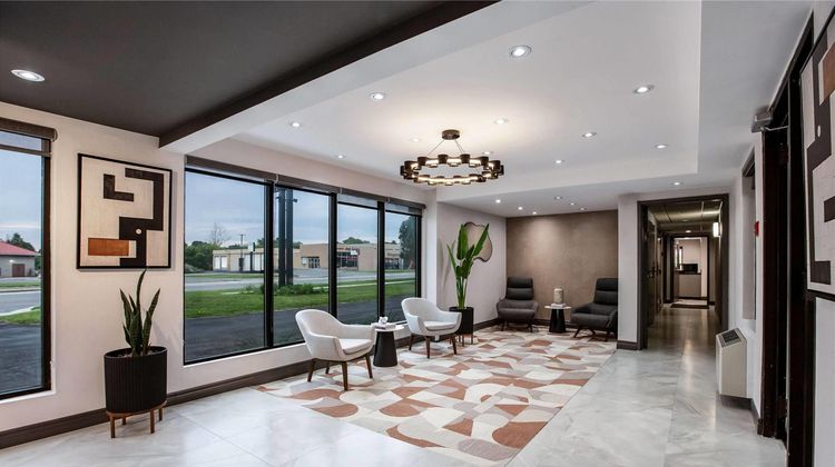 Ramada by Wyndham Kingston Lobby