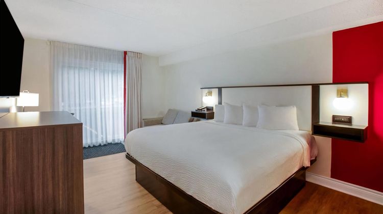 Ramada by Wyndham Kingston Room
