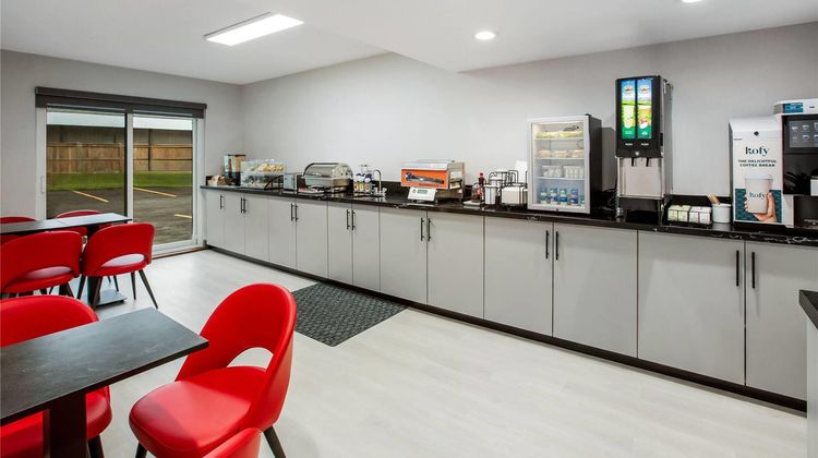 Ramada by Wyndham Kingston Restaurant