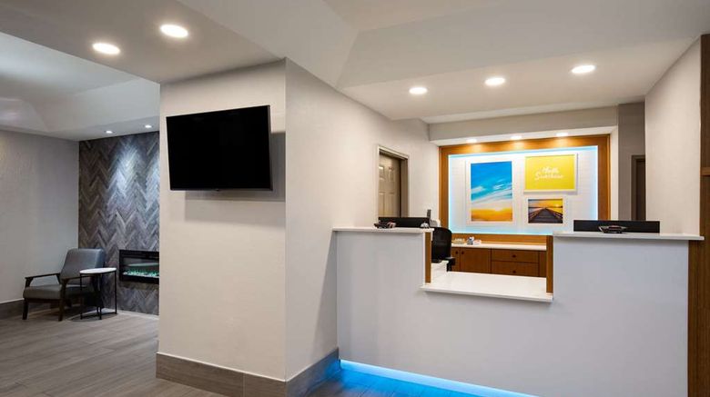 <b>Days Inn by Wyndham Helen Lobby</b>. Images powered by <a href="https://iceportal.shijigroup.com/" title="IcePortal" target="_blank">IcePortal</a>.