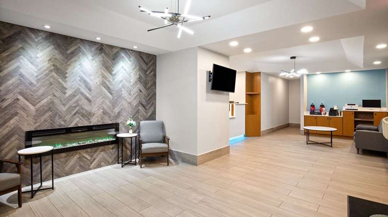 <b>Days Inn by Wyndham Helen Lobby</b>. Images powered by <a href="https://iceportal.shijigroup.com/" title="IcePortal" target="_blank">IcePortal</a>.
