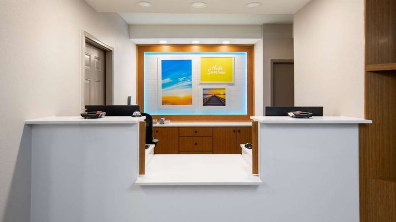 <b>Days Inn by Wyndham Helen Lobby</b>. Images powered by <a href="https://iceportal.shijigroup.com/" title="IcePortal" target="_blank">IcePortal</a>.