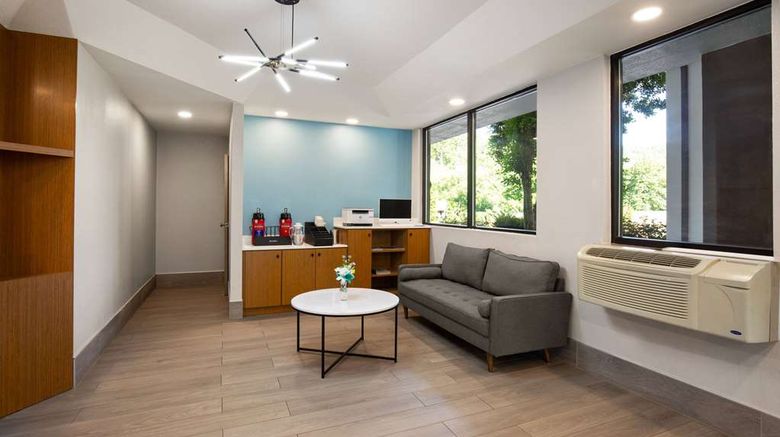 <b>Days Inn by Wyndham Helen Lobby</b>. Images powered by <a href="https://iceportal.shijigroup.com/" title="IcePortal" target="_blank">IcePortal</a>.