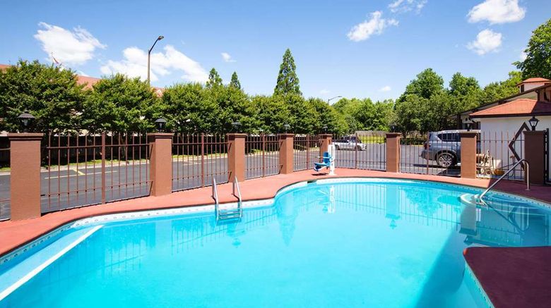 <b>Days Inn by Wyndham Helen Pool</b>. Images powered by <a href="https://iceportal.shijigroup.com/" title="IcePortal" target="_blank">IcePortal</a>.