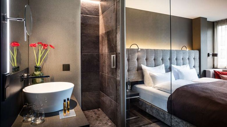 <b>SAKS Urban Design Hotel Room</b>. Images powered by <a href="https://iceportal.shijigroup.com/" title="IcePortal" target="_blank">IcePortal</a>.