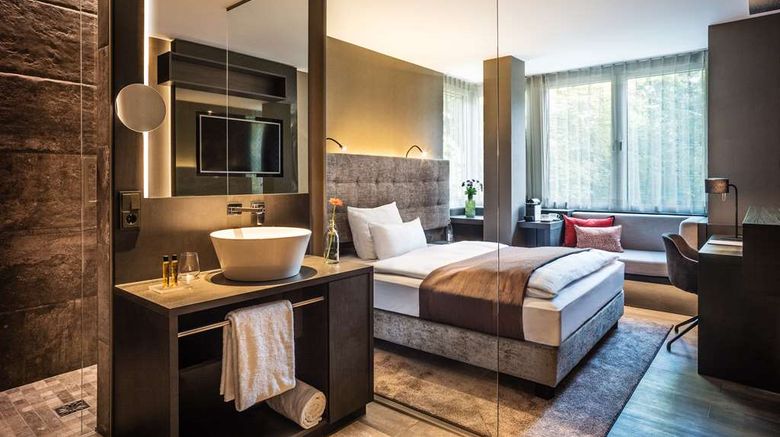 <b>SAKS Urban Design Hotel Room</b>. Images powered by <a href="https://iceportal.shijigroup.com/" title="IcePortal" target="_blank">IcePortal</a>.