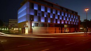 SAKS Urban Design Hotel