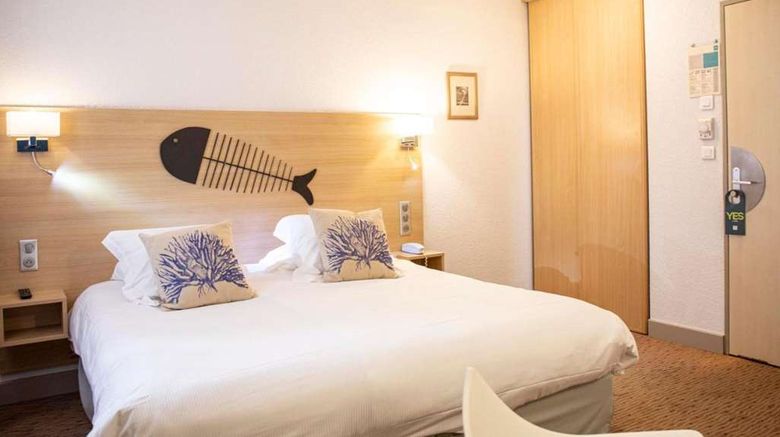 <b>Hotel Sete Port Marine Room</b>. Images powered by <a href="https://iceportal.shijigroup.com/" title="IcePortal" target="_blank">IcePortal</a>.
