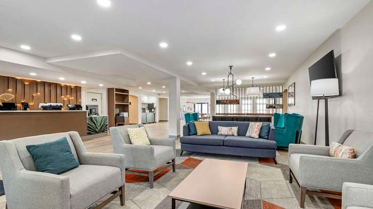Comfort Suites Laredo Lobby