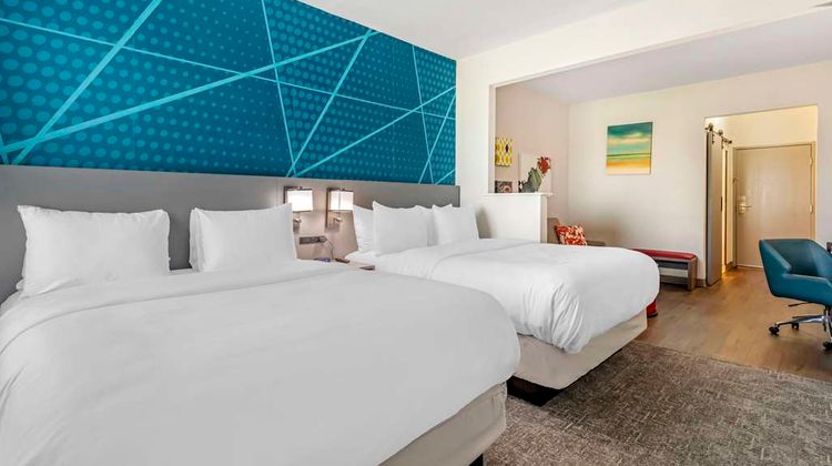 Comfort Suites Laredo Suite