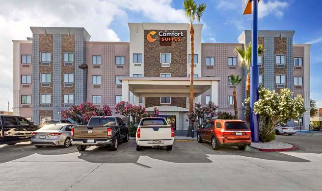 Comfort Suites Laredo Exterior
