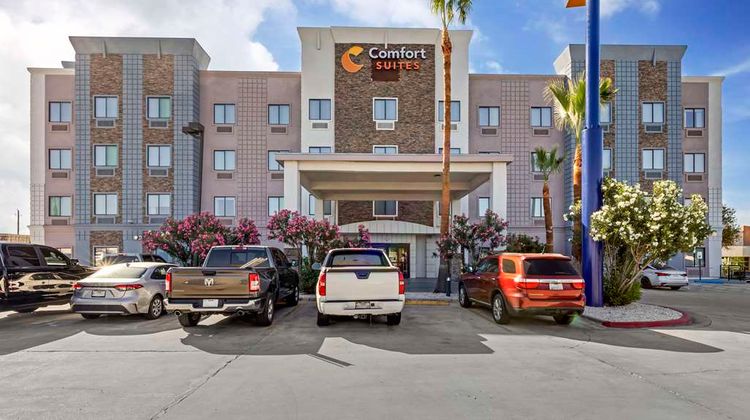 Comfort Suites Laredo Exterior
