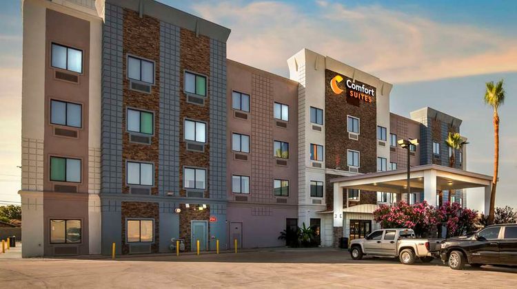 Comfort Suites Laredo Exterior