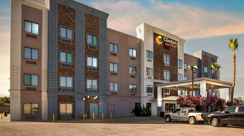 <b>Comfort Suites Laredo Exterior</b>. Images powered by <a href="https://iceportal.shijigroup.com/" title="IcePortal" target="_blank">IcePortal</a>.