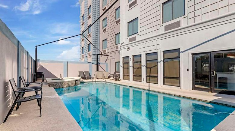 <b>Comfort Suites Laredo Pool</b>. Images powered by <a href="https://iceportal.shijigroup.com/" title="IcePortal" target="_blank">IcePortal</a>.
