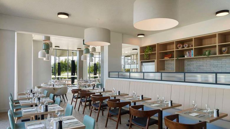 <b>Hilton Garden Inn Busselton Restaurant</b>. Images powered by <a href="https://iceportal.shijigroup.com/" title="IcePortal" target="_blank">IcePortal</a>.