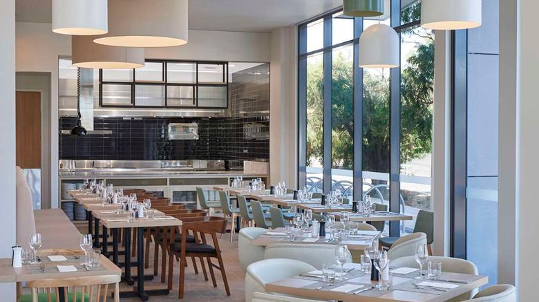 <b>Hilton Garden Inn Busselton Restaurant</b>. Images powered by <a href="https://iceportal.shijigroup.com/" title="IcePortal" target="_blank">IcePortal</a>.