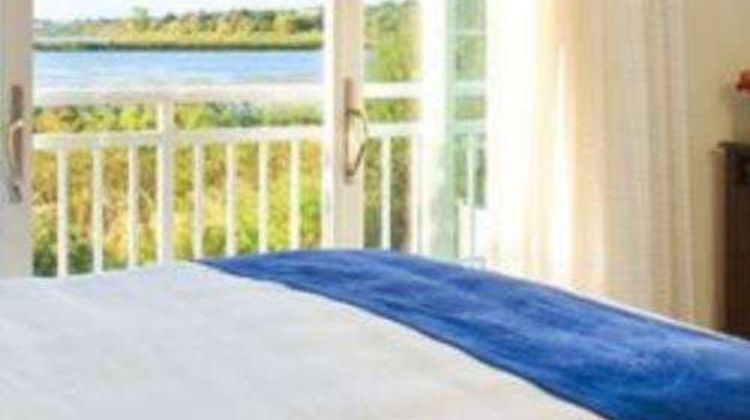 Newport Beach Hotel & Suites Suite