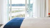 Newport Beach Hotel & Suites Suite