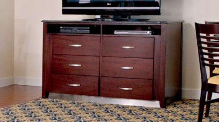 Newport Beach Hotel & Suites Suite