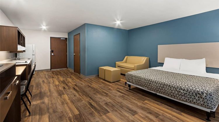 WoodSpring Suites Tolleson-Phoenix West Suite
