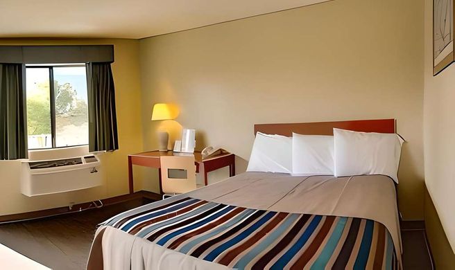 Inn at Rohnert Park Room