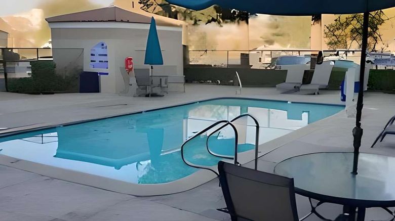 <b>Inn at Rohnert Park Pool</b>. Images powered by <a href="https://iceportal.shijigroup.com/" title="IcePortal" target="_blank">IcePortal</a>.