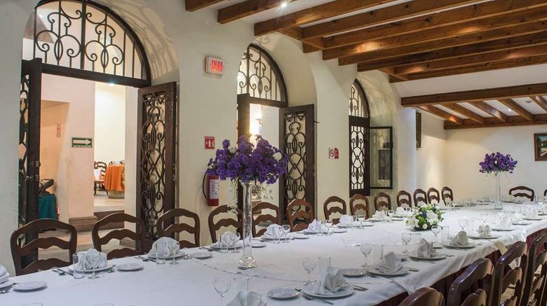 <b>Ramada by Wyndham Cd de Mexico Perinorte Restaurant</b>. Images powered by <a href="https://iceportal.shijigroup.com/" title="IcePortal" target="_blank">IcePortal</a>.