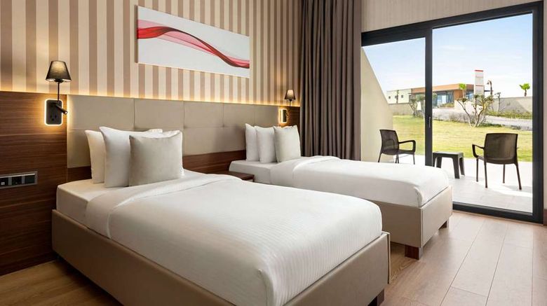 <b>Ramada by Wyndham Cesme Room</b>. Images powered by <a href="https://iceportal.shijigroup.com/" title="IcePortal" target="_blank">IcePortal</a>.