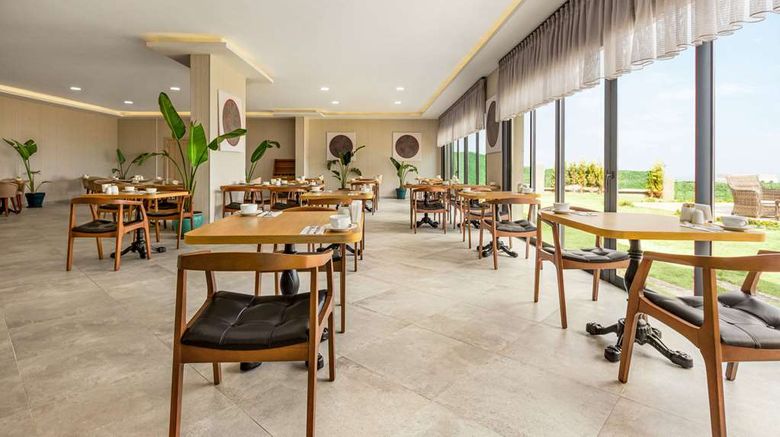 <b>Ramada by Wyndham Cesme Restaurant</b>. Images powered by <a href="https://iceportal.shijigroup.com/" title="IcePortal" target="_blank">IcePortal</a>.