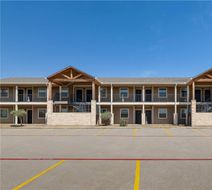 Eagle's Den Suites-Travelodge by Wyndham Exterior