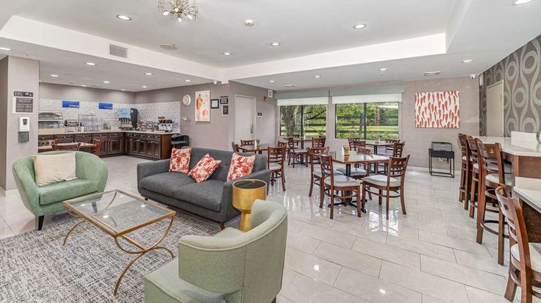 <b>Best Western Kernersville Lobby</b>. Images powered by <a href="https://iceportal.shijigroup.com/" title="IcePortal" target="_blank">IcePortal</a>.
