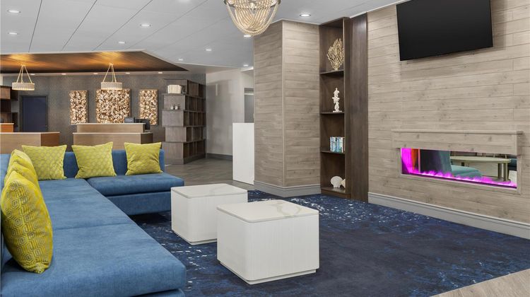 DoubleTree by Hilton Salisbury Lobby