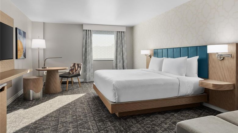 <b>DoubleTree by Hilton Salisbury Room</b>. Images powered by <a href="https://iceportal.shijigroup.com/" title="IcePortal" target="_blank">IcePortal</a>.