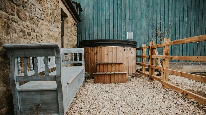 <b>Runa Farm Room</b>. Images powered by <a href="https://iceportal.shijigroup.com/" title="IcePortal" target="_blank">IcePortal</a>.