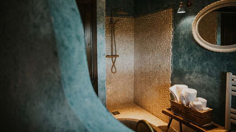 <b>Runa Farm Suite</b>. Images powered by <a href="https://iceportal.shijigroup.com/" title="IcePortal" target="_blank">IcePortal</a>.