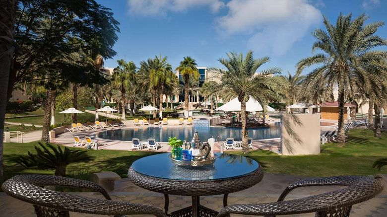 <b>Metropolitan Al Mafraq Hotel Pool</b>. Images powered by <a href="https://iceportal.shijigroup.com/" title="IcePortal" target="_blank">IcePortal</a>.