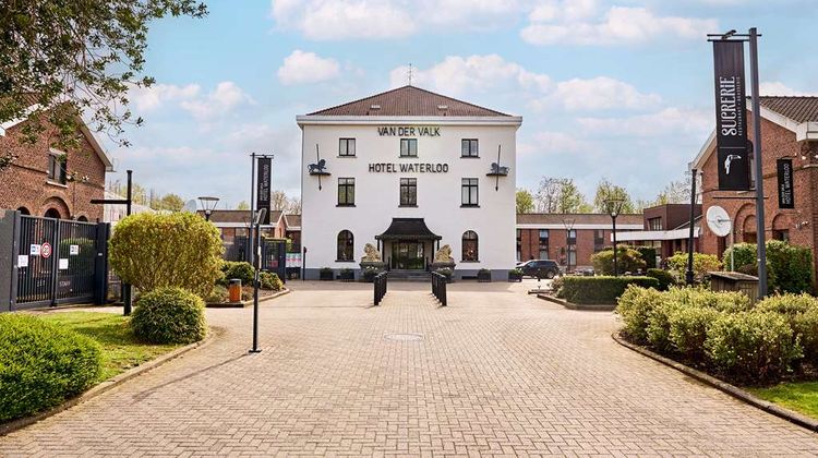 Van Der Valk Hotel Waterloo Exterior