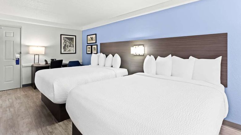 <b>Best Western Schaumburg-O'Hare NW Room</b>. Images powered by <a href="https://iceportal.shijigroup.com/" title="IcePortal" target="_blank">IcePortal</a>.