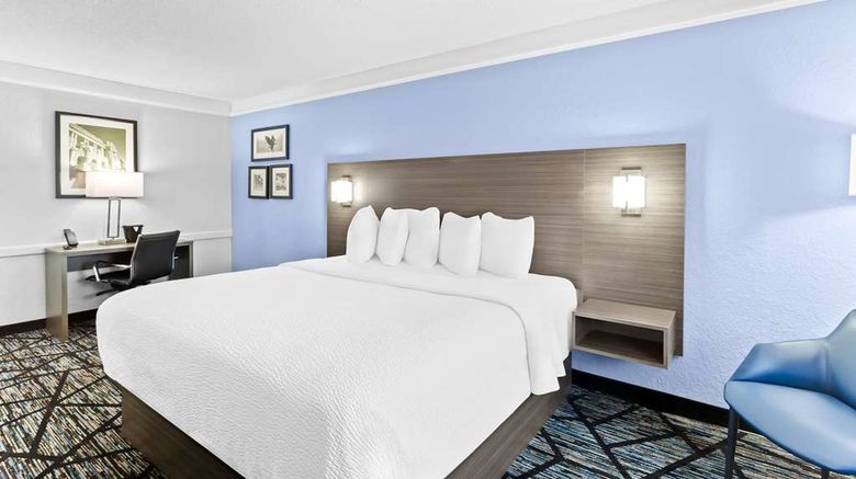 <b>Best Western Schaumburg-O'Hare NW Room</b>. Images powered by <a href="https://iceportal.shijigroup.com/" title="IcePortal" target="_blank">IcePortal</a>.
