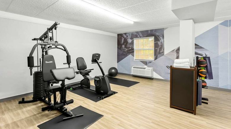 <b>Best Western Schaumburg-O'Hare NW Health</b>. Images powered by <a href="https://iceportal.shijigroup.com/" title="IcePortal" target="_blank">IcePortal</a>.