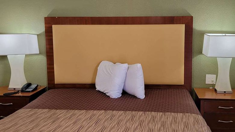 <b>Super 8 by Wyndham El Centro North Room</b>. Images powered by <a href="https://iceportal.shijigroup.com/" title="IcePortal" target="_blank">IcePortal</a>.