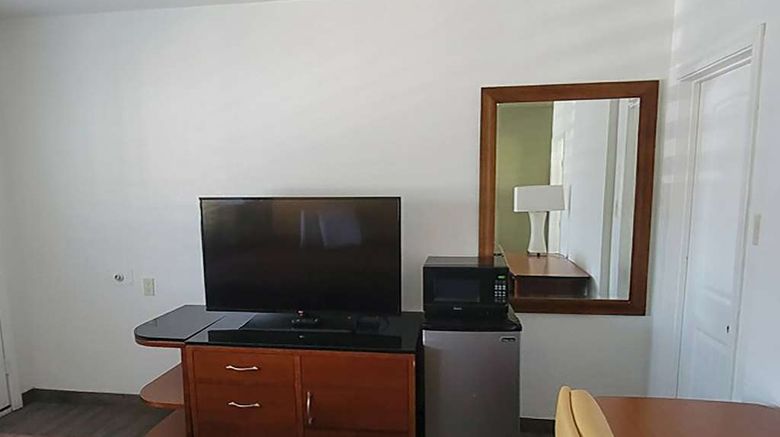 <b>Super 8 by Wyndham El Centro North Room</b>. Images powered by <a href="https://iceportal.shijigroup.com/" title="IcePortal" target="_blank">IcePortal</a>.