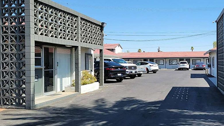 <b>Super 8 by Wyndham El Centro North Exterior</b>. Images powered by <a href="https://iceportal.shijigroup.com/" title="IcePortal" target="_blank">IcePortal</a>.