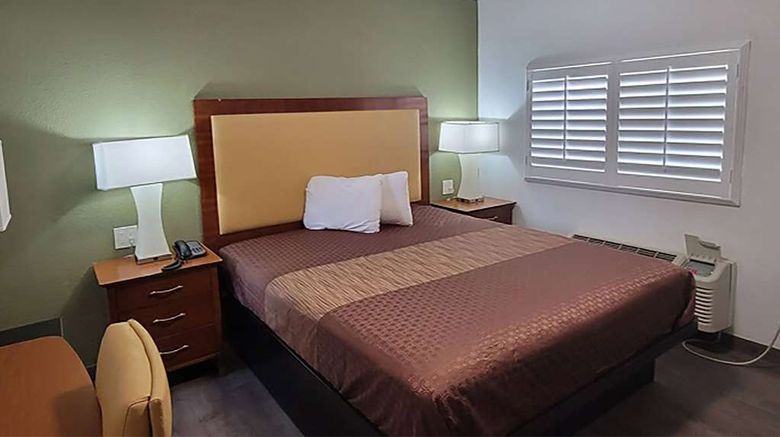 <b>Super 8 by Wyndham El Centro North Room</b>. Images powered by <a href="https://iceportal.shijigroup.com/" title="IcePortal" target="_blank">IcePortal</a>.