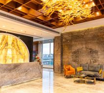 Clarion Hotel Epicure Lobby