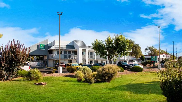Quality Inn Exterior